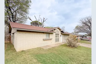 1225 Palisades Drive, Lewisville, TX 75067 - Photo 3