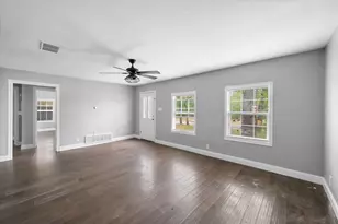 2020 Bluebonnet Dr, Fort Worth, TX 76111 - Photo 13