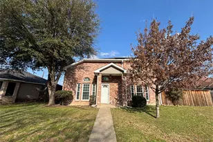 805 Hillbrooke Dr, Arlington, TX 76001 - Photo 1