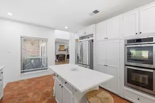 14917 Oaks N Dr, Addison, TX 75254 - Photo 11