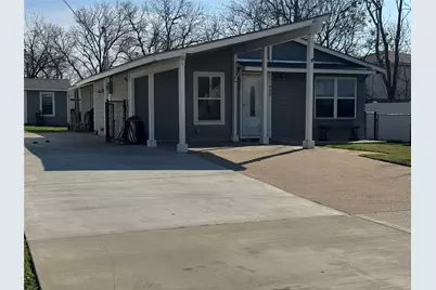 902 W Avenue D, Midlothian, TX 76065 - Photo 1
