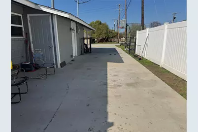 902 W Avenue D, Midlothian, TX 76065 - Photo 23