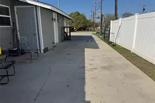 902 W Avenue D, Midlothian, TX 76065 - Photo 23