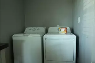 902 W Avenue D, Midlothian, TX 76065 - Photo 33