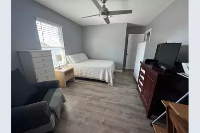 902 W Avenue D, Midlothian, TX 76065 - Photo 7