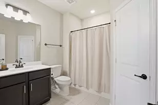 10037 Lakemont Dr, Fort Worth, TX 76131 - Photo 7