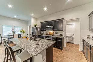 1338 Winding Hollow Dr, Grand Prairie, TX 75052 - Photo 9