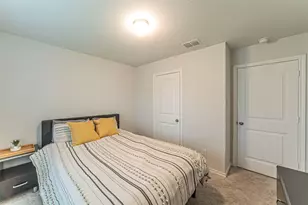 1338 Winding Hollow Dr, Grand Prairie, TX 75052 - Photo 17