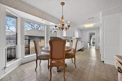 704 Castlewood Lane, Arlington, TX 76012 - Photo 13