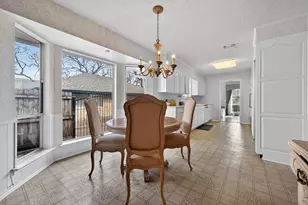 704 Castlewood Ln, Arlington, TX 76012 - Photo 13