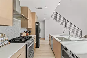 3880 Munger Ave, Dallas, TX 75204 - Photo 17