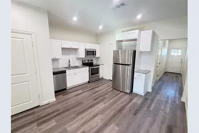 3445 Frazier Avenue, Fort Worth, TX 76110 - Photo 5