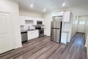 3445 Frazier Ave, Fort Worth, TX 76110 - Photo 5