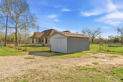 119 County Road 3007, Lott, TX 76656 - Photo 19