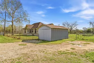 119 County Rd 3007, Lott, TX 76656 - Photo 19