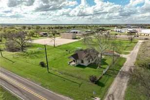 119 County Rd 3007, Lott, TX 76656 - Photo 23