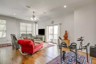 714 E 1st St, Fort Worth, TX 76102 - Photo 15