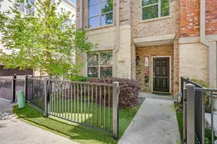 714 E 1st St, Fort Worth, TX 76102 - Photo 7