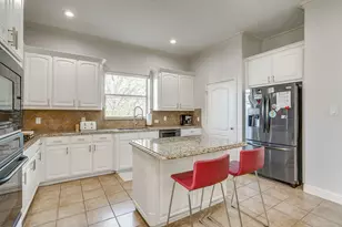 714 E 1st St, Fort Worth, TX 76102 - Photo 23