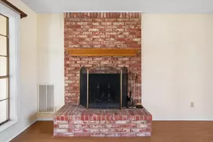 3601 Lake Champlain Dr, Arlington, TX 76016 - Photo 7