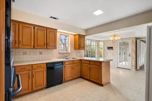 3601 Lake Champlain Dr, Arlington, TX 76016 - Photo 13