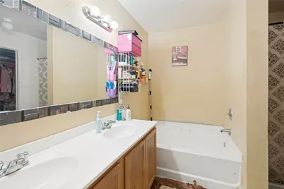 229 Chalk Mountain Drive, Fort Worth, TX 76140 - Photo 17