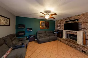 2818 Ashglen Dr, Garland, TX 75043 - Photo 5