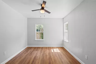 709 N Buffalo Avenue, Cleburne, TX 76033 - Photo 15