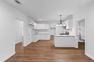 709 N Buffalo Ave, Cleburne, TX 76033 - Photo 9