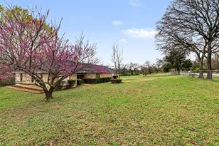 611 Shawnee Rd, Waxahachie, TX 75165 - Photo 3