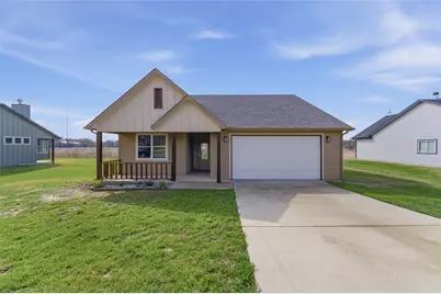 314 Oakwood Avenue, Jacksboro, TX 76458 - Photo 1