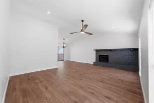 405 Thorn Wood Dr, Euless, TX 76039 - Photo 5