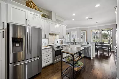 5704 Nutcracker Drive, Granbury, TX 76049 - Photo 9