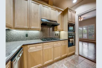 3401 Lee Parkway #102, Dallas, TX 75219 - Photo 9