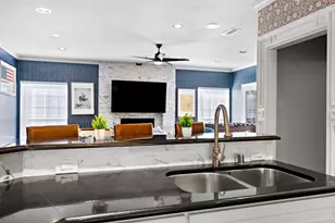 9427 Vista Cir, Irving, TX 75063 - Photo 5