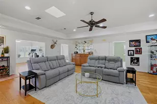 718 Kiowa Dr W, Lake Kiowa, TX 76240 - Photo 5