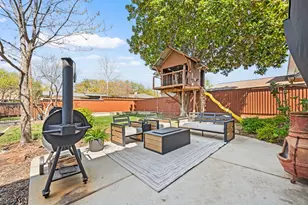 7853 El Pensador Dr, Dallas, TX 75248 - Photo 31