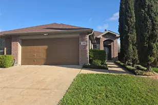 460 Cranbrook Ln, Grand Prairie, TX 75052 - Photo 1