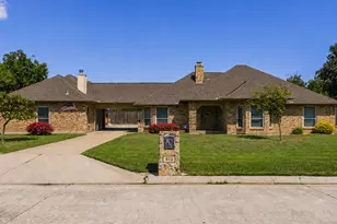 813 Shady Creek Dr, Kennedale, TX 76060 - Photo 1