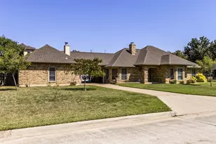 813 Shady Creek Dr, Kennedale, TX 76060 - Photo 3