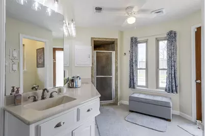 813 Shady Creek Drive, Kennedale, TX 76060 - Photo 17