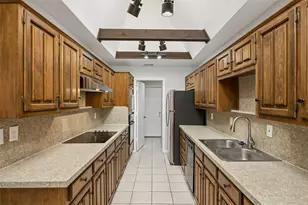 6453 Cedar Hollow Dr, Dallas, TX 75248 - Photo 11