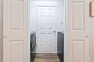 8718 Falls Rd, Irving, TX 75063 - Photo 25