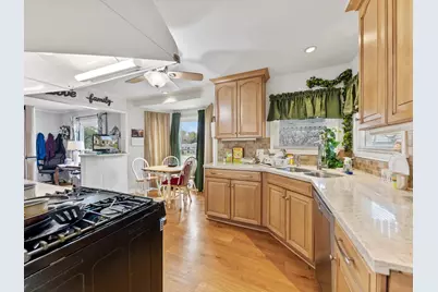 2153 W Lotus Avenue, Fort Worth, TX 76111 - Photo 13