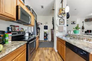 2153 W Lotus Ave, Fort Worth, TX 76111 - Photo 17