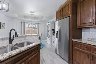 806 Colorado River Dr, Granbury, TX 76048 - Photo 9