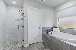 806 Colorado River Dr, Granbury, TX 76048 - Photo 19