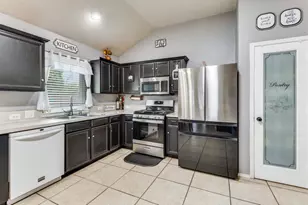 632 Crestview Ct, Saginaw, TX 76179 - Photo 9