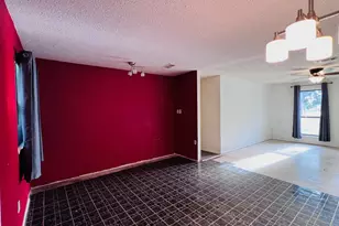 2405 Donna Dr, Grand Prairie, TX 75051 - Photo 3