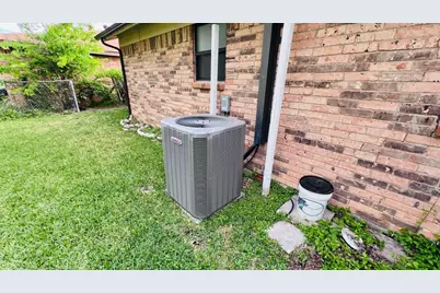 2405 Donna Drive, Grand Prairie, TX 75051 - Photo 29